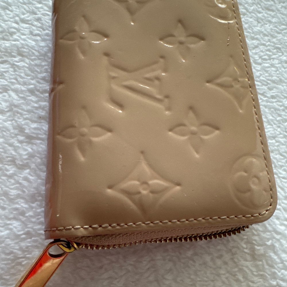 LV cream Vernis card holder zippy